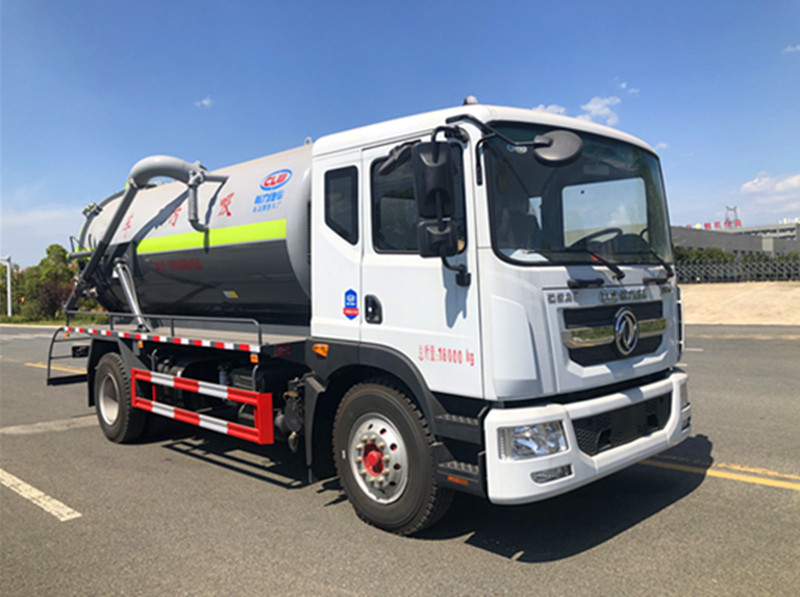 11.5方東風(fēng)D9吸污車(chē)