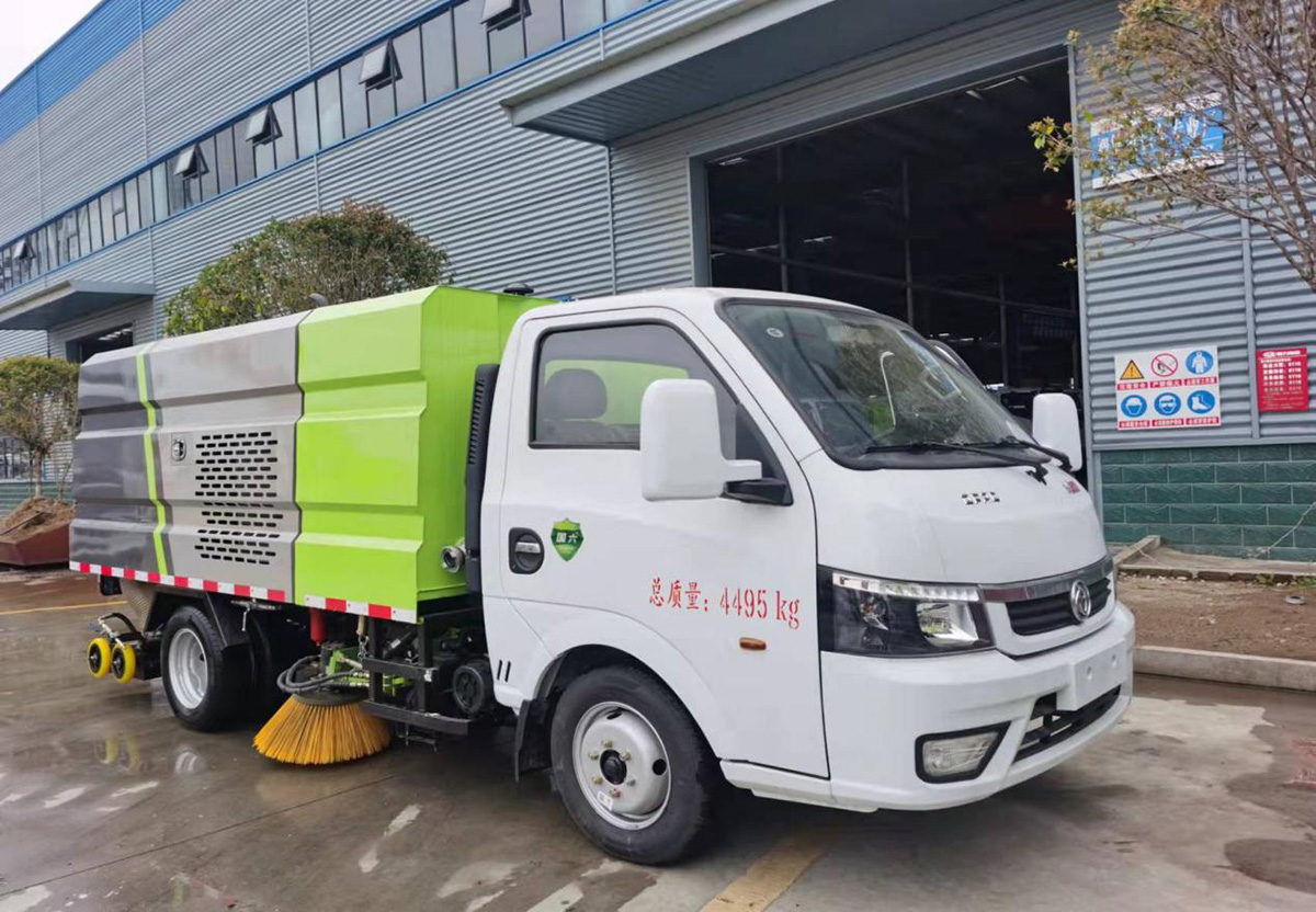 國六東風途逸洗掃車（藍牌，1.8方塵1.5方水）