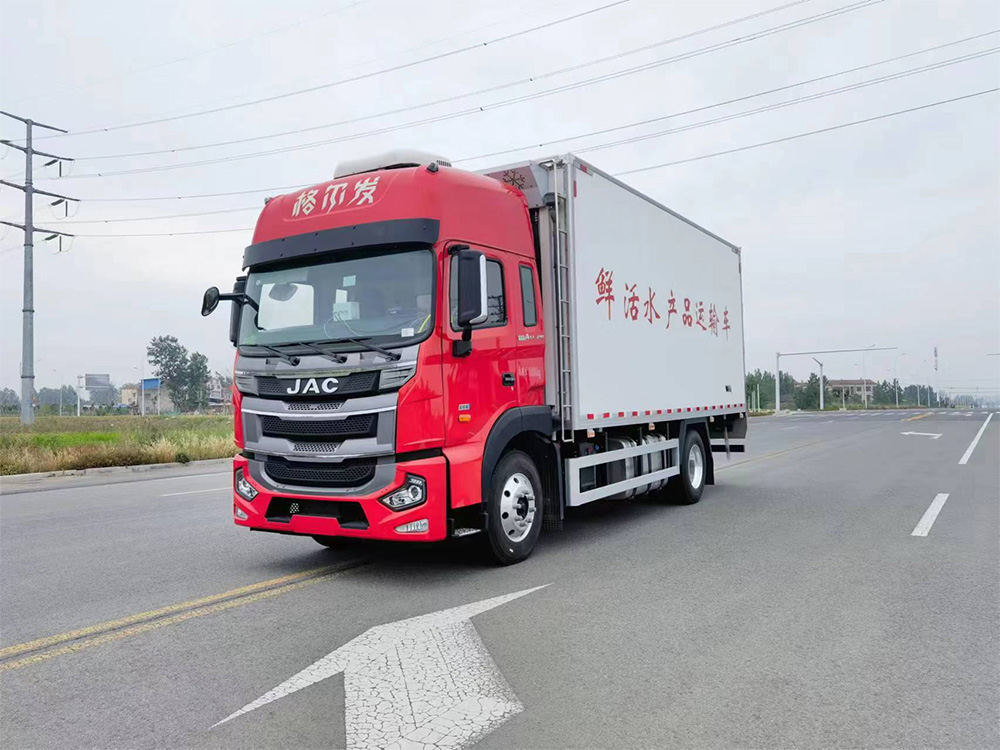 江淮格爾發(fā)6米2鮮活水產(chǎn)品運(yùn)輸車(chē)